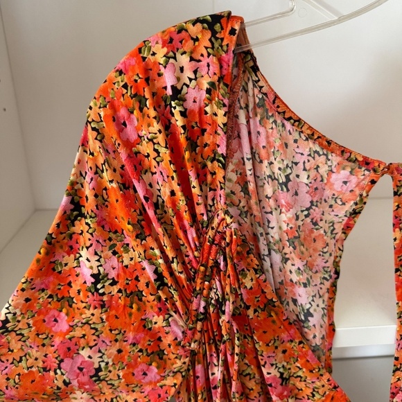 FINDERS KEEPERS Floral Bloom Mini Dress Garden Party - Picture 11 of 12